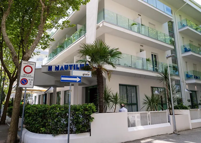 Nautilus Family Hotel 3*