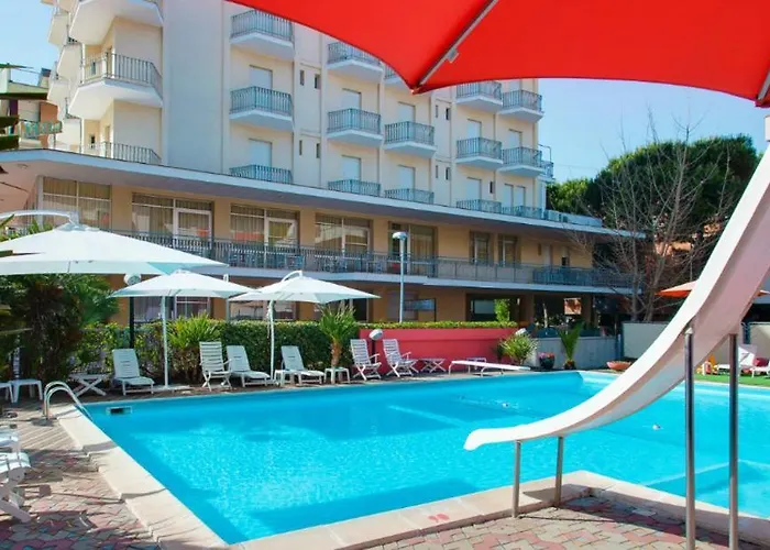 Nautilus Family Hotel 3*